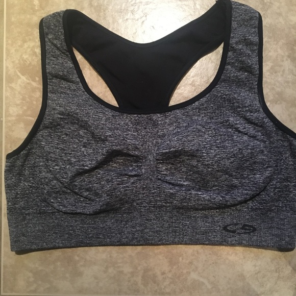 Sports bra bundle - Picture 2 of 3
